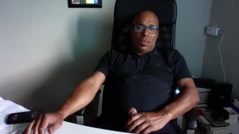 Snapshot of little_buddha chatting on 06.01.26 Pure Black Power online show from 06.01.26