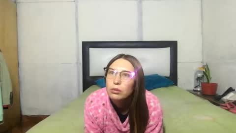 Snapshot of little_devil_diablita90 chatting on 09.19.25 Diablita online show from 09.19.25
