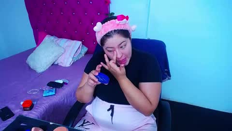 Snapshot of little_flower4you chatting on 01.03.25 mai rojas online show from 01.03.25