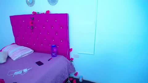 Snapshot of little_flower4you chatting on 01.05.25 mai rojas online show from 01.05.25