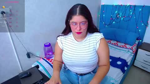 Snapshot of little_flower4you chatting on 02.13.25 mai rojas online show from 02.13.25