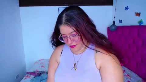 Snapshot of little_flower4you chatting on 03.01.25 mai rojas online show from 03.01.25