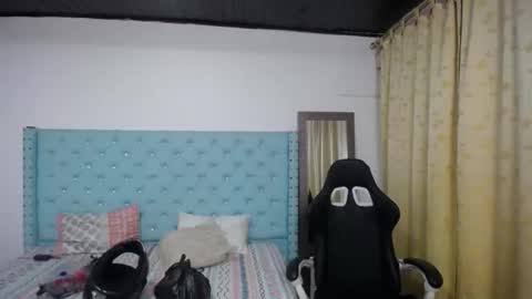 Snapshot of little_flower4you chatting on 09.13.25 mai rojas online show from 09.13.25