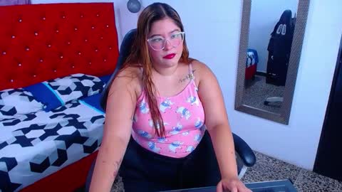 Snapshot of little_flower4you chatting on 10.25.25 mai rojas online show from 10.25.25