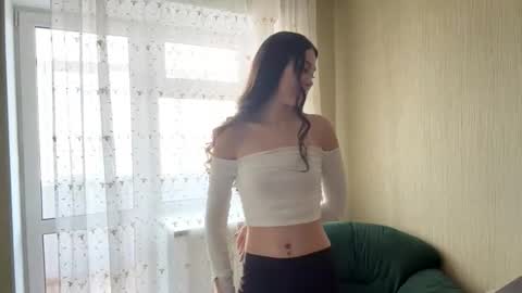 Viiola online show from 10.22.25