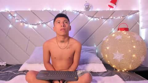 little_kris1 online show from 11.21.25