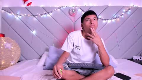 little_kris1 online show from 12.04.25