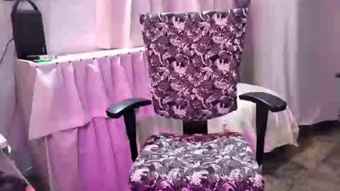 Snapshot of little_savage chatting on 09.21.25 little_savage online show from 09.21.25