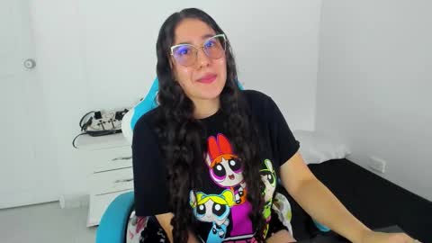 Laire  online show from 11.20.25