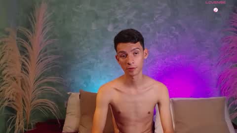 Snapshot of little_twiink chatting on 03.11.25 Juan Ferrer online show from 03.11.25