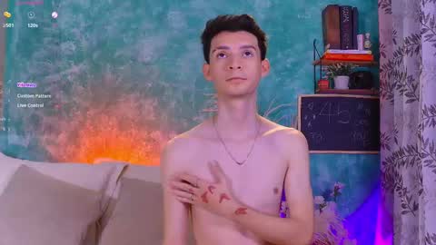 Snapshot of little_twiink chatting on 09.11.25 Juan Ferrer online show from 09.11.25