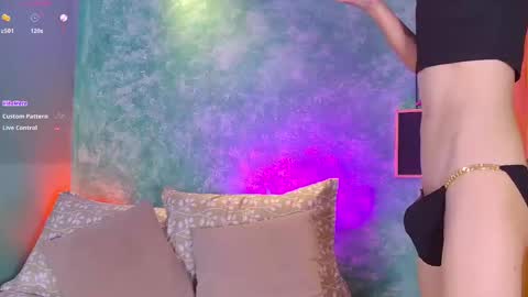 Snapshot of little_twiink chatting on 11.01.25 Juan Ferrer online show from 11.01.25