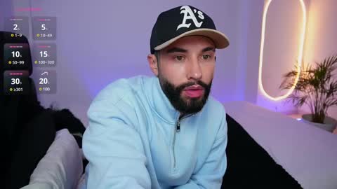 Snapshot of little_vannesaa chatting on 02.13.25 little_vannesaa online show from 02.13.25