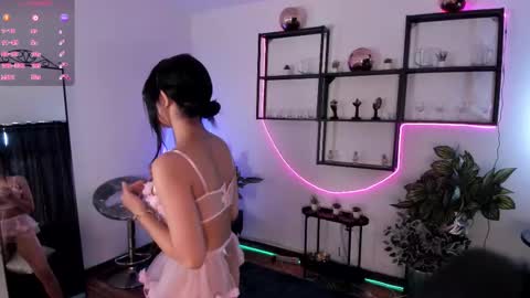 Xiom online show from 12.13.25