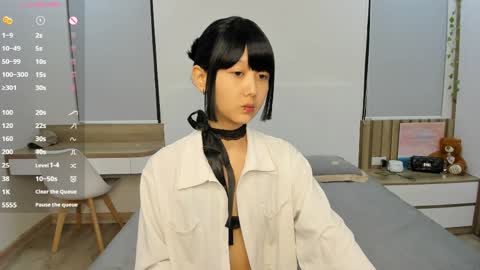 Snapshot of little_yena chatting on 04.26.26 Yena and Gabby online show from 04.26.26