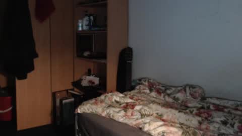 littlealien7 online show from 04.04.26