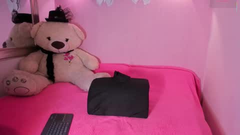 Ari online show from 11.19.25