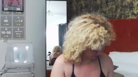 Snapshot of littlecurlygirll chatting on 12.05.25 LittleCurlyGirll online show from 12.05.25