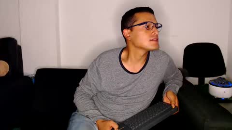 Snapshot of littledicklatin chatting on 09.17.25 Manu online show from 09.17.25
