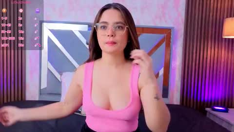 Snapshot of littleesara18 chatting on 02.28.26 Sara online show from 02.28.26