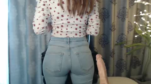 Your little flower  online show from 01.17.25