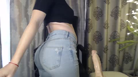 Your little flower  online show from 02.12.25