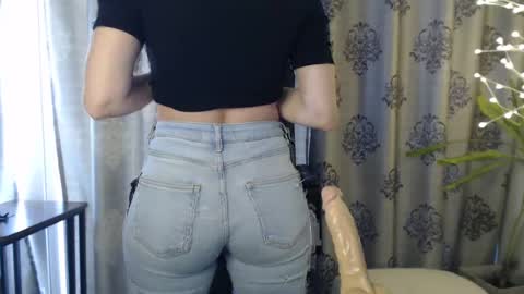 Your little flower  online show from 03.05.25