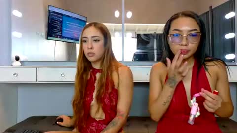 Snapshot of littlejennifer18 chatting on 07.05.26 Tip us ask our names online show from 07.05.26