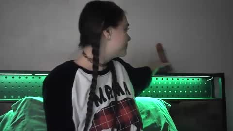 Snapshot of littlejessielov chatting on 09.29.25 Jessie online show from 09.29.25