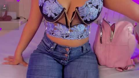 im olivia IG littleolivia01 online show from 01.14.26