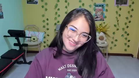 Snapshot of littleprety6969 chatting on 06.12.26 Mia Wednesday to Sunday 730 am to 1030 am Colombian Hour D online show from 06.12.26
