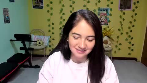 Snapshot of littleprety6969 chatting on 06.13.26 Mia Wednesday to Sunday 730 am to 1030 am Colombian Hour D online show from 06.13.26