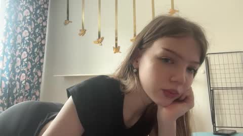 Snapshot of littleprincess3000 chatting on 04.19.26 littleprincess3000 online show from 04.19.26