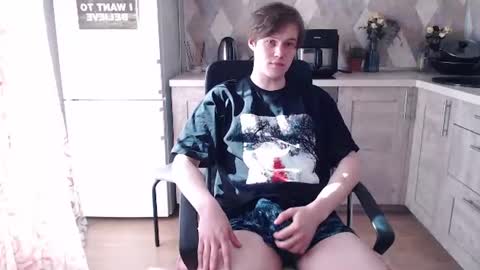 Snapshot of littlesadcabbage chatting on 06.18.26 Sonnenschein online show from 06.18.26