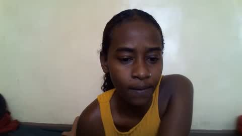 Snapshot of littlesandie chatting on 10.08.25 littlesandie online show from 10.08.25