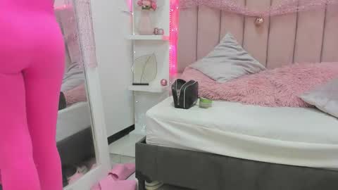  sofii  online show from 01.06.26