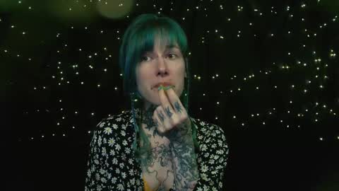 Niki  free tg channel with some photos gifs and info about streams  online show from 11.10.25