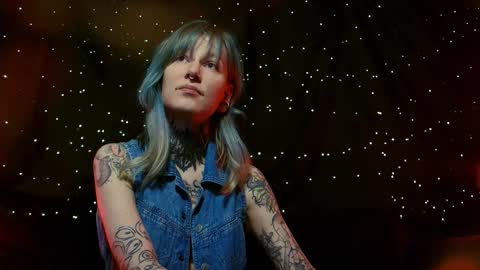 Niki  free tg channel with some photos gifs and info about streams  online show from 12.21.25