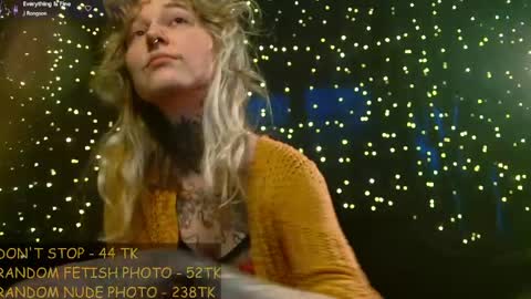 Snapshot of littlespacemouse chatting on 05.09.26 Niki free tg channel with some photos gifs and info about streams online show from 05.09.26