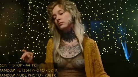 Snapshot of littlespacemouse chatting on 05.19.26 Niki free tg channel with some photos gifs and info about streams online show from 05.19.26