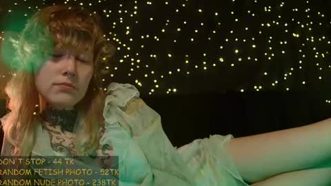 Snapshot of littlespacemouse chatting on 07.11.26 Niki free tg channel with some photos gifs and info about streams online show from 07.11.26