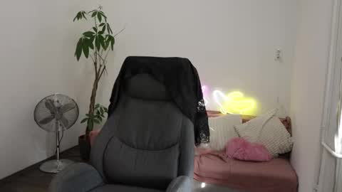 littlestellaspark online show from 10.30.25