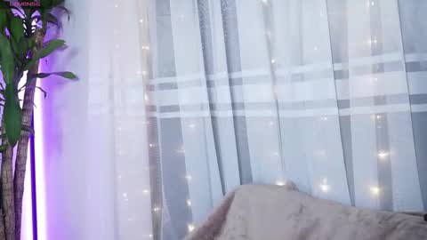 littletammy_ online show from 10.04.25