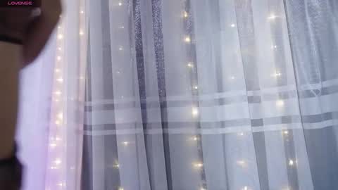 littletammy_ online show from 10.11.25