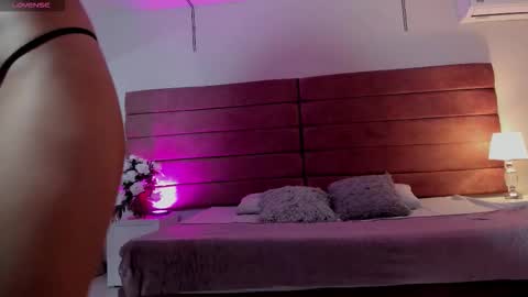 littlevaale online show from 12.23.25