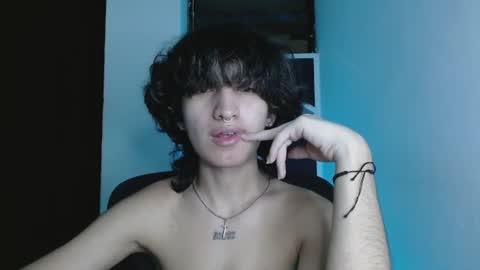 Snapshot of littlextrem chatting on 06.12.26 Eros online show from 06.12.26