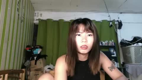 littleyazz_ online show from 12.22.24