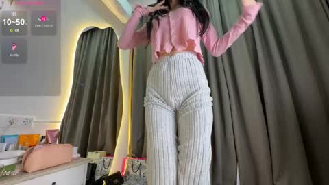 Snapshot of liuli_flower chatting on 05.16.26 liuli_flower online show from 05.16.26