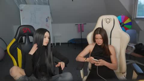 Snapshot of livehub054 chatting on 05.31.26 Sheryl online show from 05.31.26