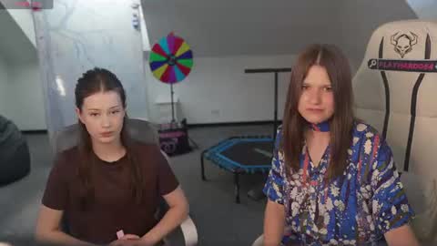 Snapshot of livehub054 chatting on 06.20.26 Sheryl online show from 06.20.26